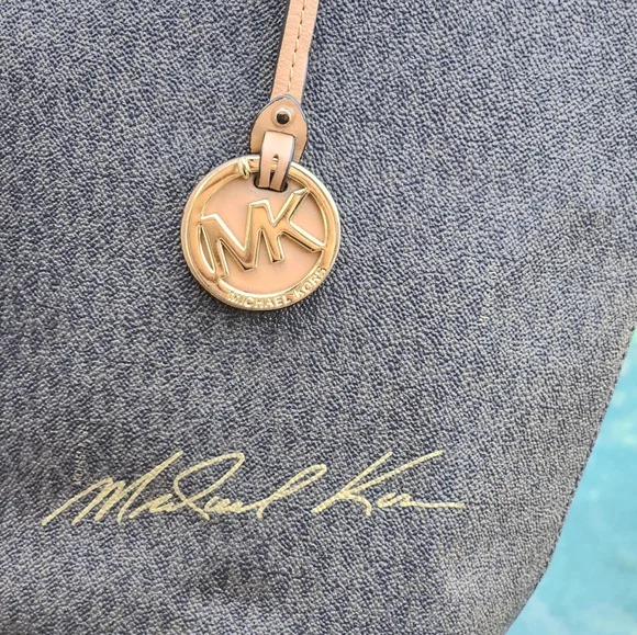 Michael Kors large Autograph Hayley tote-  Shoulder and Crossbody style - Picture 5 of 9